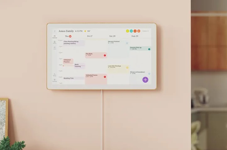 Con Skylight Calendar Max, gestionar los horarios de tu familia nunca ha sido tan sencillo. Este calendario familiar digital de última generación ofrece una pantalla táctil de 27 pulgadas con una resolución mejorada, brindando más espacio y una calidad visual superior para ver todos los horarios de un vistazo. Además, su diseño elegante y moderno, junto con la opción de marcos intercambiables, garantiza que se integre perfectamente en cualquier estilo de hogar.