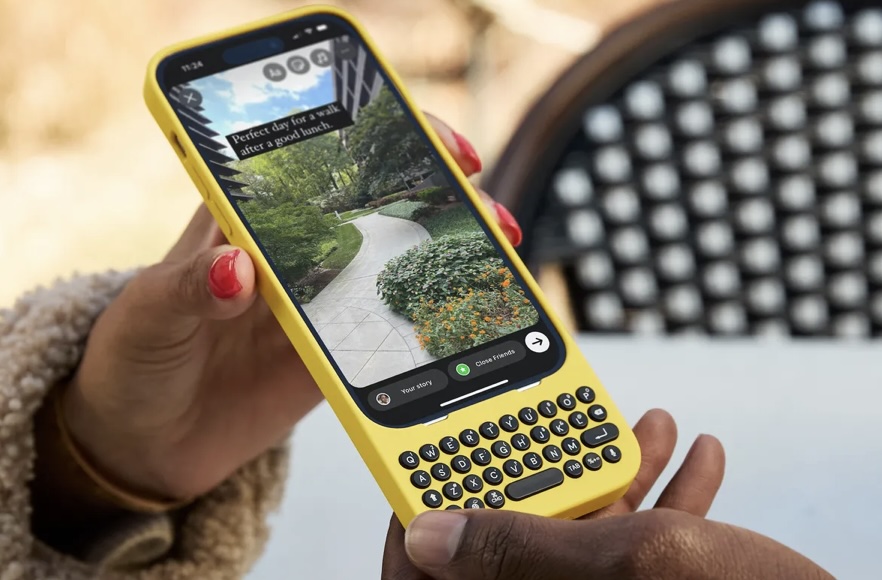 En una sorpresiva revelación la semana pasada, Clicks presentó una funda para iPhone que recuerda al clásico teclado BlackBerry. Con un diseño elegante y colores vibrantes, esta innovadora funda no solo ofrece estilo, sino que también incorpora un teclado físico que podría cambiar la experiencia de usuario.