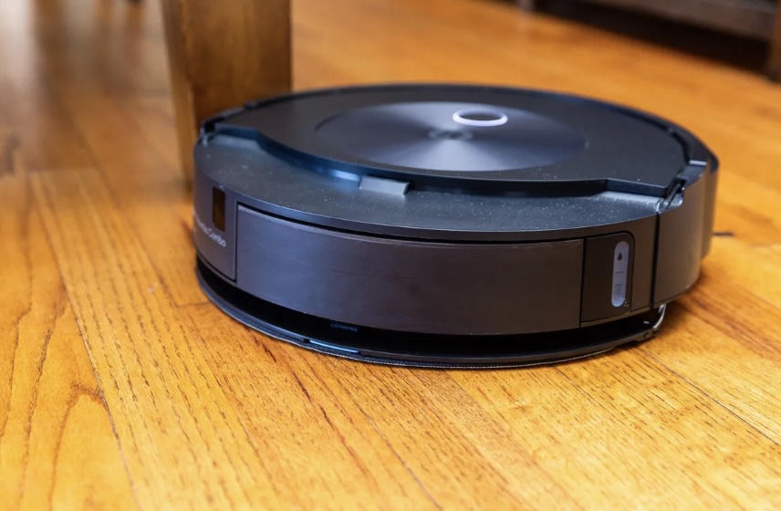 El gigante del comercio electrónico Amazon ha dado marcha atrás en su plan de adquirir iRobot, fabricante de Roomba, luego de que la empresa anunciara que el acuerdo no tenía viabilidad para su aprobación regulatoria en la Unión Europea. Esta decisión se produce en medio de la renuncia del CEO de iRobot y los planes de la compañía de despedir a 350 empleados como parte de una reestructuración.