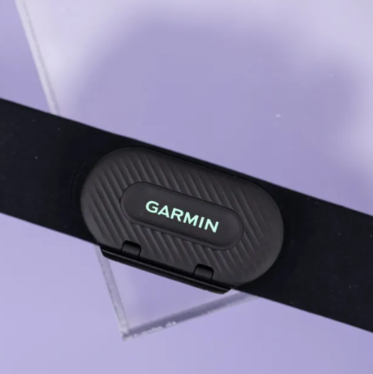 En un importante avance para los entusiastas del ejercicio, Garmin ha presentado su último lanzamiento: el rastreador de frecuencia cardíaca HRM-Fit. Desarrollado para integrarse perfectamente con los sujetadores deportivos, este dispositivo ofrece una solución revolucionaria para las personas que buscan comodidad y precisión en su entrenamiento.