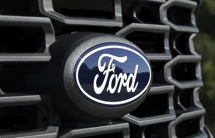 Ford apuesta por avances en vehículos eléctricos y coches compactos para revertir pérdidas