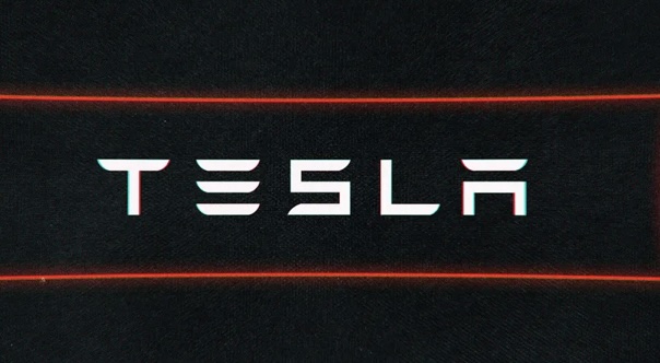 Tesla quiere demostrar que un ingeniero de Apple, Wei "Walter" Huang, estaba jugando a un videojuego en su teléfono cuando su Model X habilitado para Autopilot chocó contra una barrera de seguridad a lo largo de la autopista US Highway 101 en Mountain View, California, en 2018. Y ahora, la familia de Huang, que está demandando a Tesla por muerte injusta, afirma que Tesla está trabajando secretamente con Apple para ayudar en su defensa.