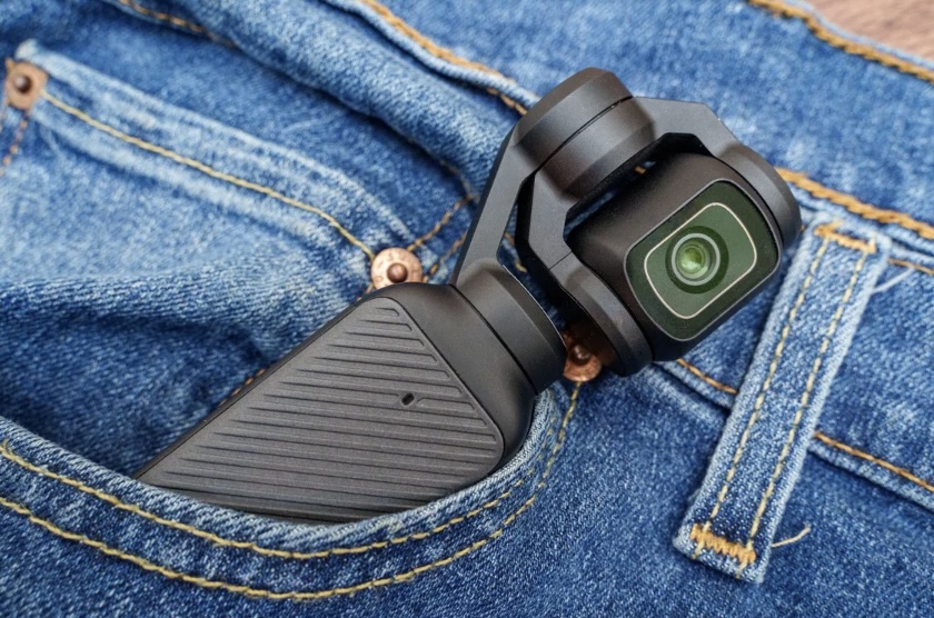 El DJI Pocket 3 ha llegado para cambiar el juego en el mundo de la fotografía móvil. Aunque su nombre sugiere portabilidad, su poderosa funcionalidad va más allá de lo que cabría esperar en un dispositivo de bolsillo. Con un diseño compacto pero lleno de características, el DJI Pocket 3 ofrece una calidad de imagen y facilidad de uso que desafía incluso a las cámaras de teléfonos inteligentes más avanzadas.