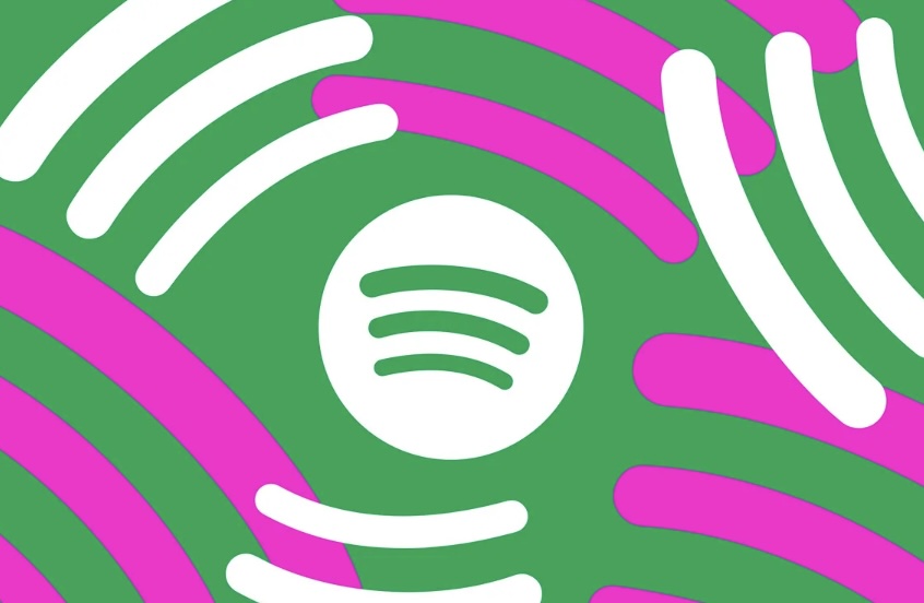 En los últimos meses, Spotify ha estado librando una intensa batalla con Apple, implementando constantes actualizaciones en su interfaz para mostrar información de precios dentro de la aplicación a los usuarios de la Unión Europea. Mientras que para los usuarios este cambio puede pasar desapercibido, para Spotify cada actualización representa otro capítulo en su prolongada disputa legal con Apple en la UE. En este momento, Spotify se encuentra más cerca que nunca de conseguir que Apple finalmente ceda.