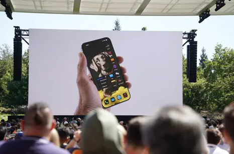 En el reciente evento de la WWDC, Apple ha revelado su última gran actualización de software para el iPhone: iOS 18. Esta nueva versión promete revolucionar la experiencia del usuario con una combinación de características innovadoras centradas en la inteligencia artificial y la personalización.