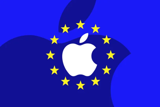 Apple vuelve a estar en el centro de la política de competencia de la UE tras ser acusada de violar las reglas de la Ley de Mercados Digitales (DMA). Además de las acusaciones por violar las reglas de direccionamiento, los reguladores europeos están investigando si Apple está socavando las tiendas de aplicaciones alternativas de iOS.