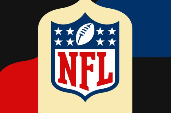 En una decisión histórica, la NFL ha sido condenada a pagar $4.7 mil millones como resultado de una demanda colectiva por su exclusivo paquete Sunday Ticket con DirecTV. La demanda, iniciada en 2015 por el bar deportivo Mucky Duck, acusó a la liga y a sus equipos de conspirar para otorgar a DirecTV un monopolio ilegal sobre los juegos fuera de mercado hasta el 2022, cuando YouTube asumió la distribución.