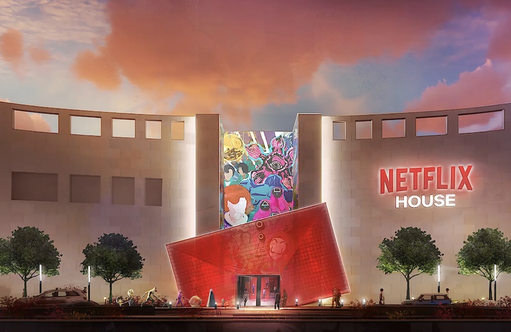 Netflix House está preparado para transformar los espacios vacíos de antiguos grandes almacenes con experiencias inmersivas de entretenimiento y retail. Anunciado hoy por Netflix, los primeros dos locales de Netflix House abrirán sus puertas en 2025 en Dallas, Texas, y King of Prussia, Pennsylvania, ubicados estratégicamente en el Galleria Dallas y el King of Prussia Mall respectivamente, dos de los centros comerciales más populares de Estados Unidos. Cada ubicación ofrecerá más de 100,000 pies cuadrados de espacio, marcando un hito significativo en la estrategia de expansión de Netflix hacia el espacio físico.