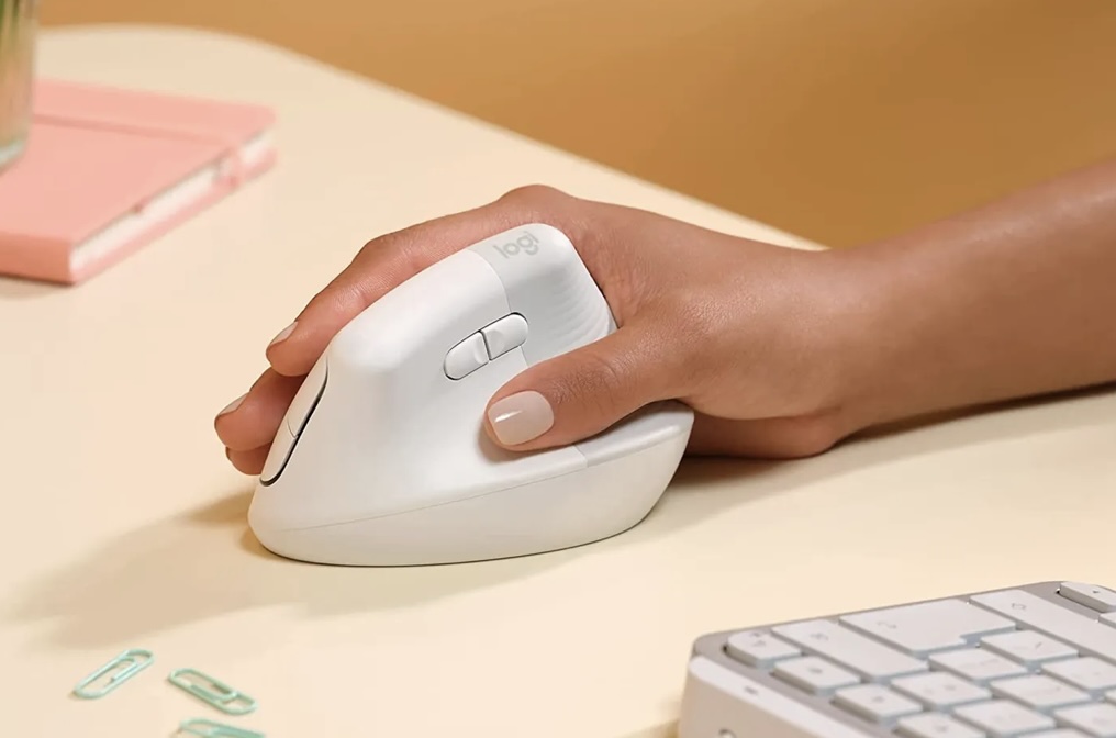 Logitech ha salido al paso de la controversia generada por la mención de un 'ratón eterno' por parte de su CEO, Hanneke Faber. La compañía ha aclarado que no tiene planes de introducir un ratón con suscripción, desestimando la idea que causó revuelo en la comunidad tecnológica.