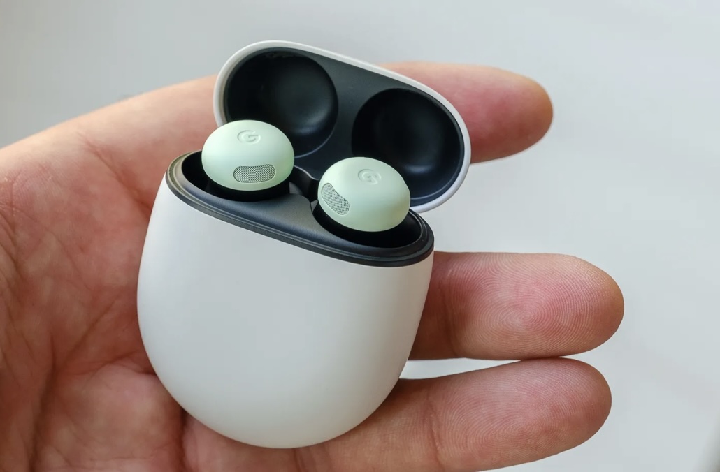 Google ha lanzado oficialmente los Pixel Buds Pro 2, la última versión de sus auriculares insignia. Con un precio de $229, estos nuevos dispositivos prometen mejoras significativas en comparación con el modelo anterior, ofreciendo una experiencia auditiva más avanzada y un diseño optimizado para el usuario.