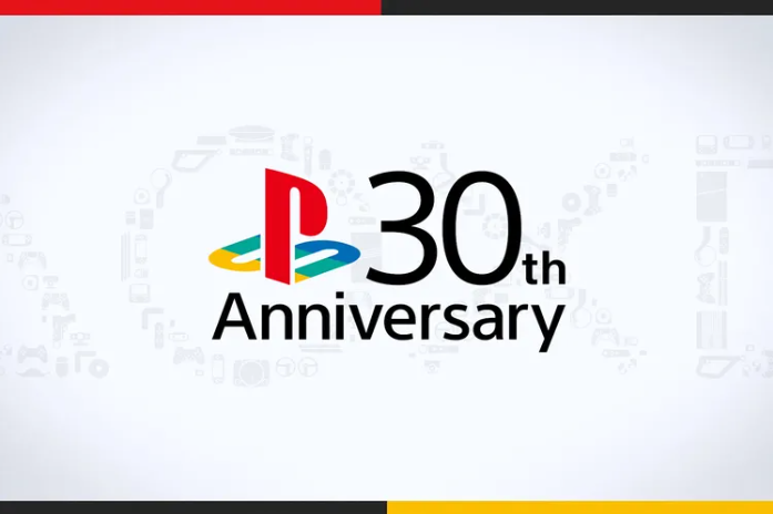 Sony ha comenzado a celebrar 30 años de PlayStation y, al parecer, ha confirmado una filtración del diseño del PS5 Pro en el proceso. Un blog reciente incluyó una imagen conmemorativa del 30º aniversario (ver arriba), y observadores detallistas han detectado un diseño sospechoso del PS5 en el montaje que parece idéntico a la filtración del PS5 Pro de la semana pasada.