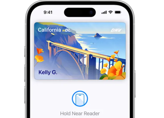 Descubre cómo los residentes de California pueden añadir sus licencias de conducir a Apple Wallet, permitiendo el uso de identificaciones digitales en aeropuertos y negocios selectos.