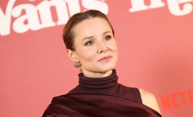 Meta ha firmado acuerdos con actores de renombre, y entre ellos se encuentra Kristen Bell, quien se ha convertido en una de las voces oficiales de su chatbot Meta AI. Este movimiento resulta sorprendente, ya que en junio, Bell se manifestó en contra del uso de sus datos personales por parte de la IA de Meta.