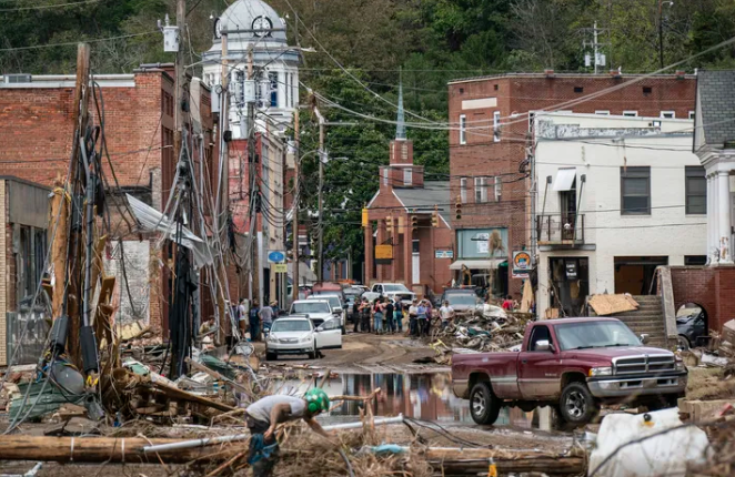 Las tormentas tropicales causan más muertes de las que los gobiernos registran. Un estudio revela que el huracán Helene ha dejado entre 7,170 y 11,430 muertes prematuras. Conoce los riesgos ocultos en la secuela de desastres naturales.