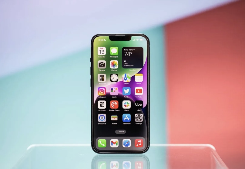 Apple planea anunciar su próximo modelo de iPhone económico a principios de 2025. Este nuevo iPhone SE promete características innovadoras que lo alinean más con los modelos premium de la marca.