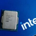 Intel puede quitarse una preocupación de encima: la compañía ha solucionado los problemas de inestabilidad en sus CPU de escritorio, específicamente en los chips “Raptor Lake” de 13ª y 14ª generación. Aunque no hay una solución para los procesadores ya dañados, Intel ha identificado que la “Inestabilidad de Cambio de Vmin” es la causa raíz de los bloqueos inusuales que estos procesadores han mostrado durante meses.